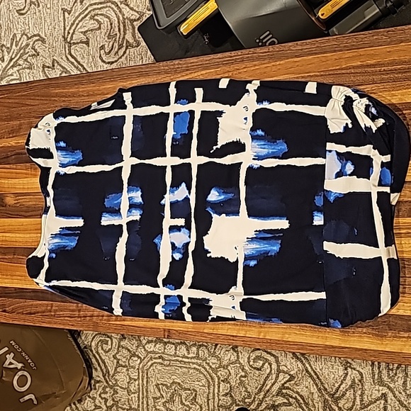 Super soft St. John tank shirt twist and gather details P - Picture 6 of 10